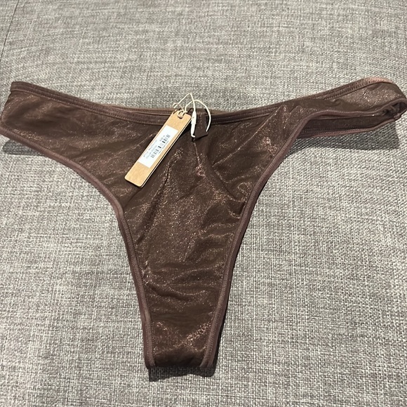 Skims Ultra FineMesh thong - Picture 4 of 5
